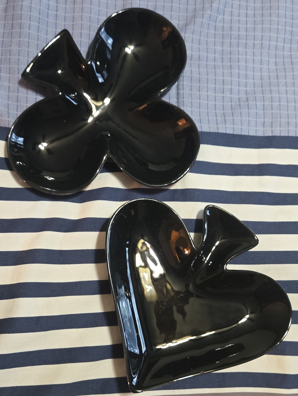 Set Of 2 Card Motif Black Appetizer Dishes